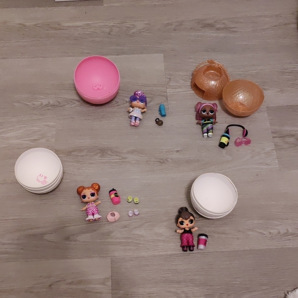 Lot Of 4 LOL Surprise Dolls With Accessories
